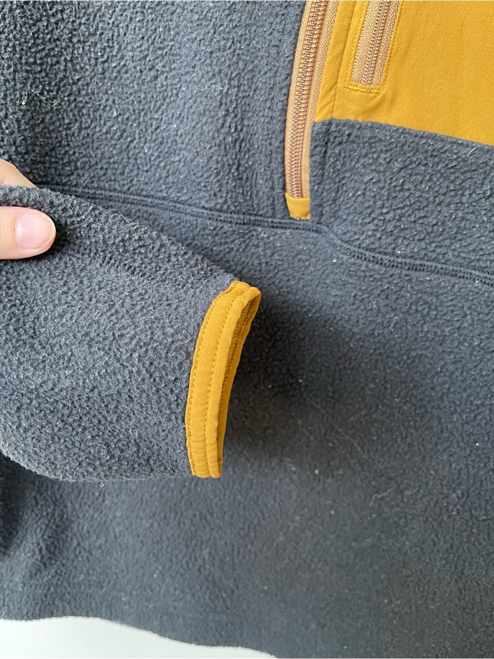 Cotopaxi | Abrazo Fleece Pullover Half Zip
Gorpcore Outdoors Hiking - Picture 3 of 5